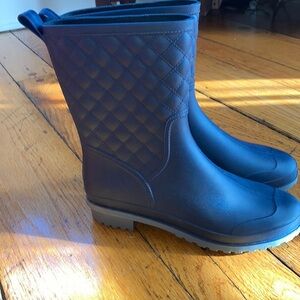 913 rain boots size 38, worn once